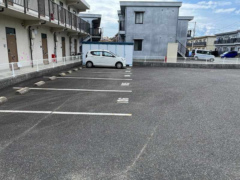 レオパレスＭ．Ｎ 駐車場