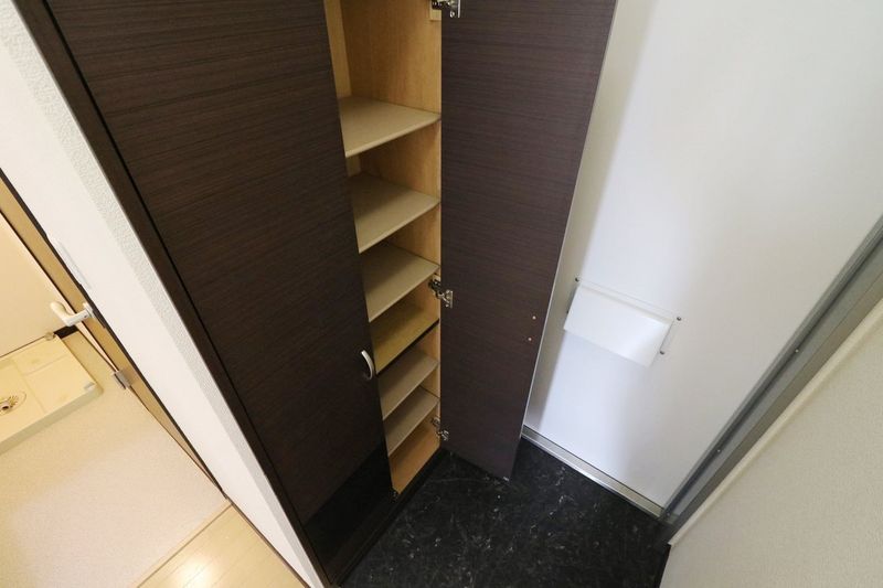 レオネクストボヌール南呉服 玄関