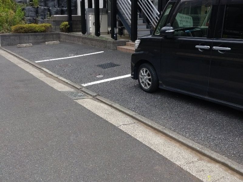 レオパレスＧＬＯＲＹ湘南 駐車場