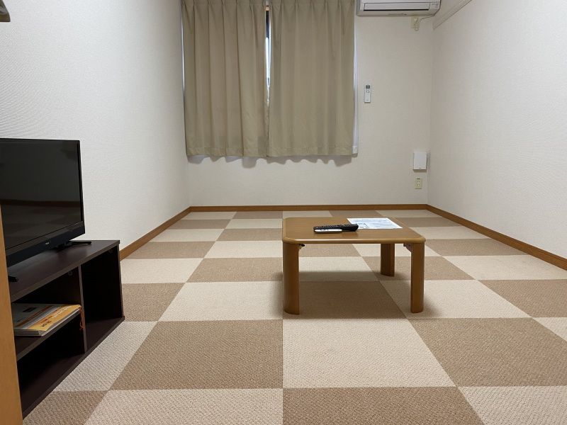 レオパレスファミールつばき 居間