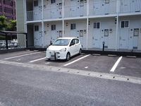 レオパレス新中町Ｒ 駐車場
