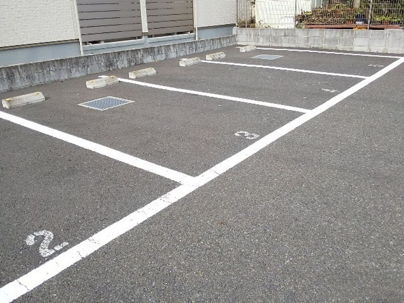 クレイノフェリーチェ大蔵 駐車場