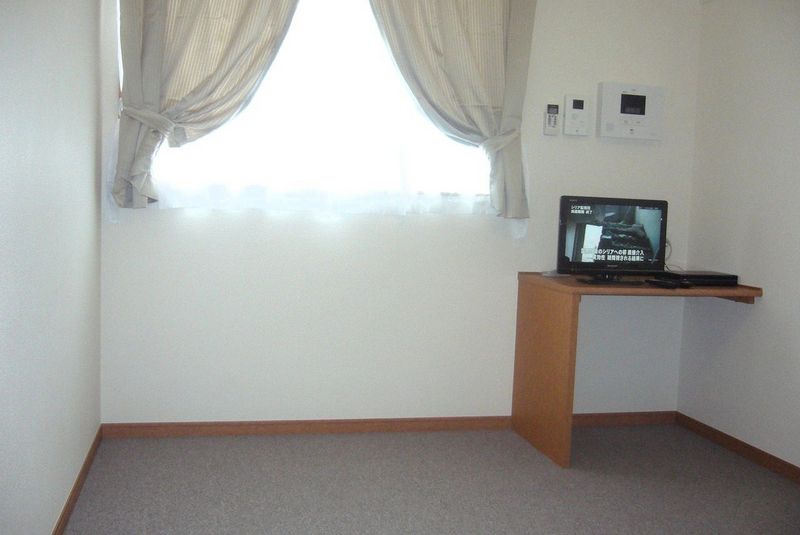 レオパレスミーコーポ　マチヤ２ 居間