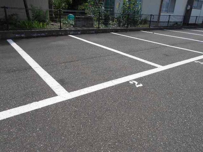 レオパレス中村 駐車場