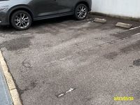 レオパレス鴻の巣 駐車場