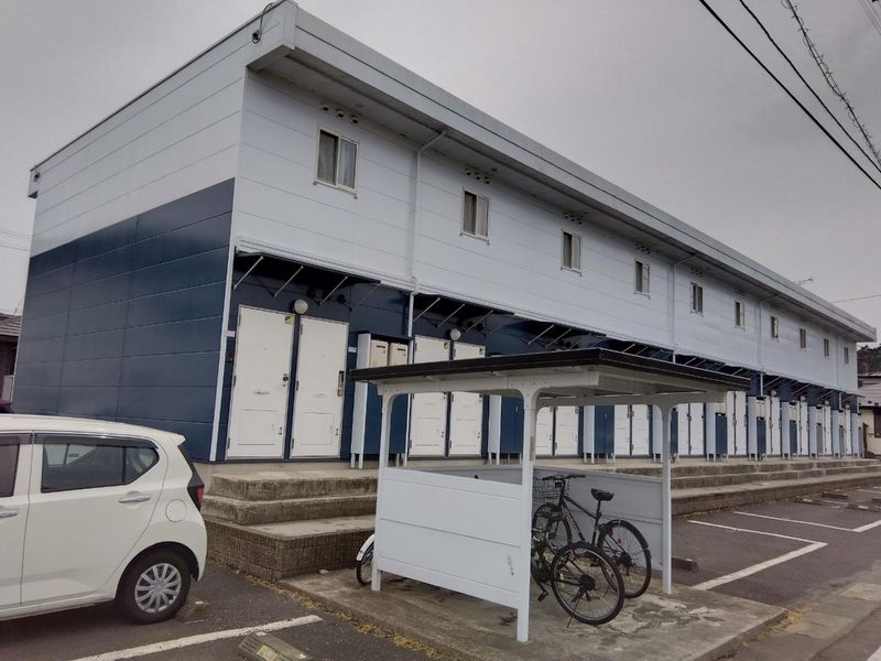 レオパレス町浦 エントランス