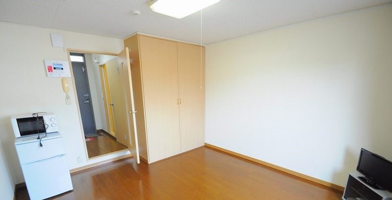 レオパレスシャローム 居間