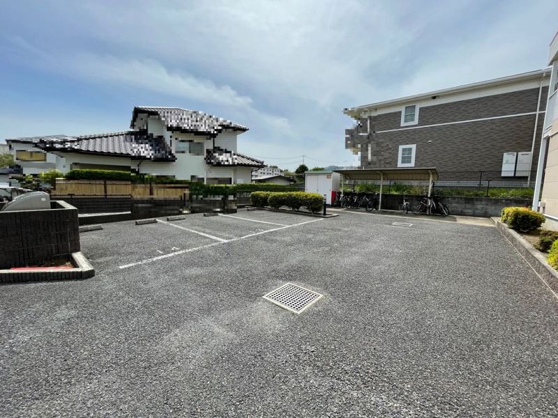 レオパレスコンフォートⅡ 駐車場