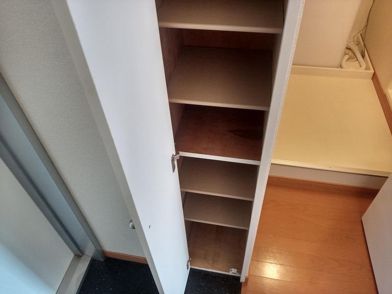 レオパレス忠雅Ⅲ 玄関