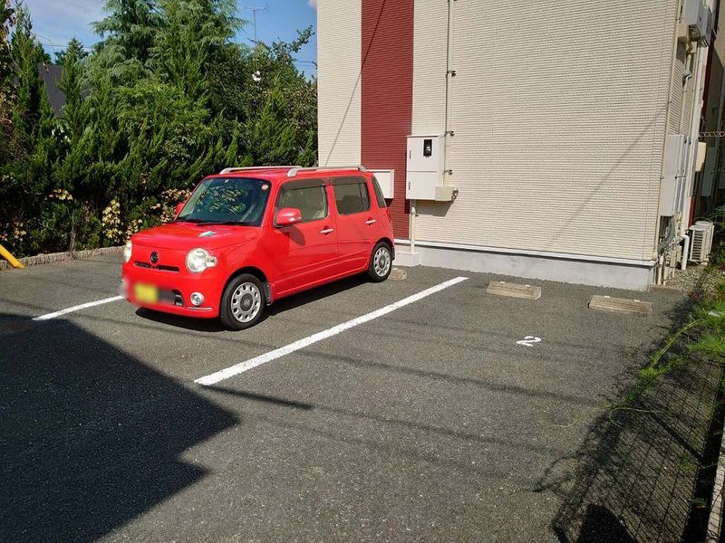 レオネクスト東伊場 駐車場