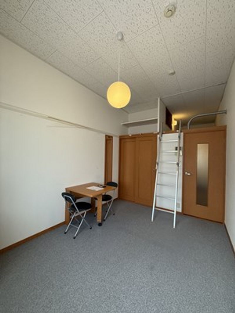 レオパレスベンデュール 居間