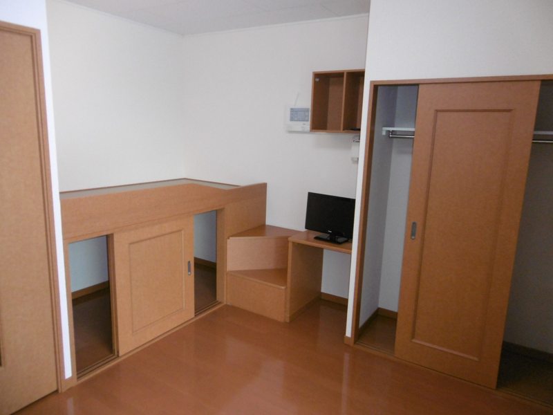 レオパレスボヌール 居間