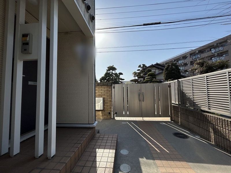LEONEXT Luminous Kasuga Shared spaces