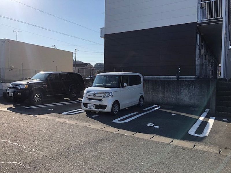 レオパレスリアン 駐車場