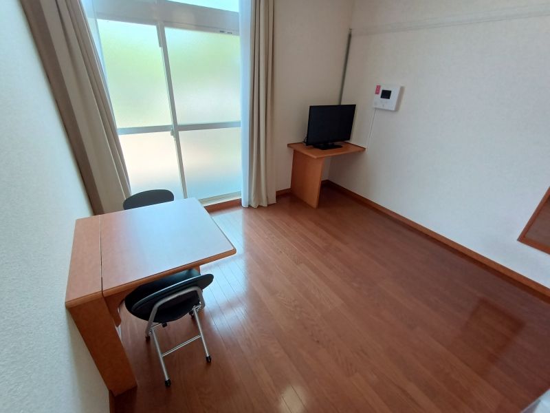 レオパレスｃｈｕＴＴｉ 居間