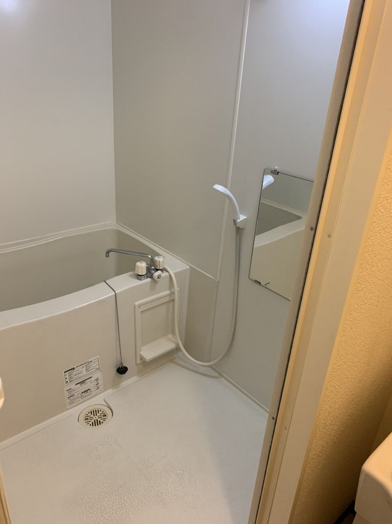 LEONEXT Rest Area II Bathroom