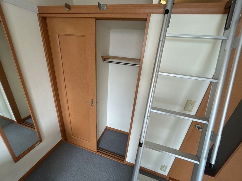 レオパレスカンタービレ 収納