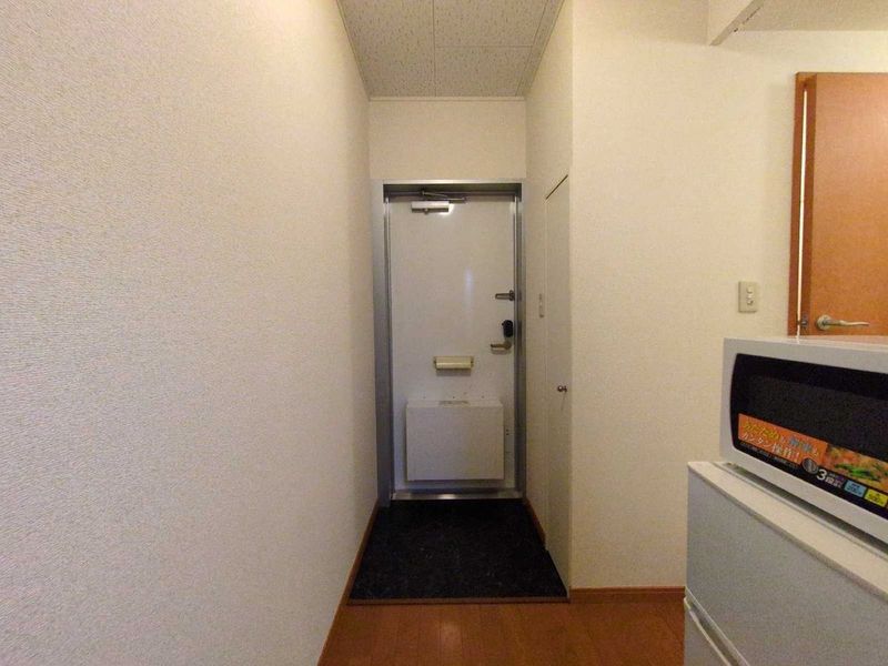 レオパレスくらのまち 玄関