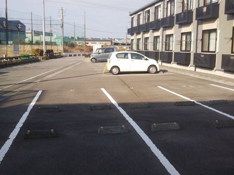 レオパレス馬木 駐車場