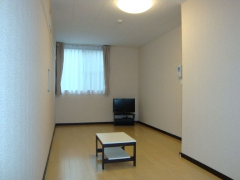 レオネクストまどか 居間