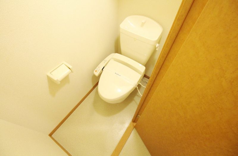 レオパレスコンフォード　ツバキ トイレ