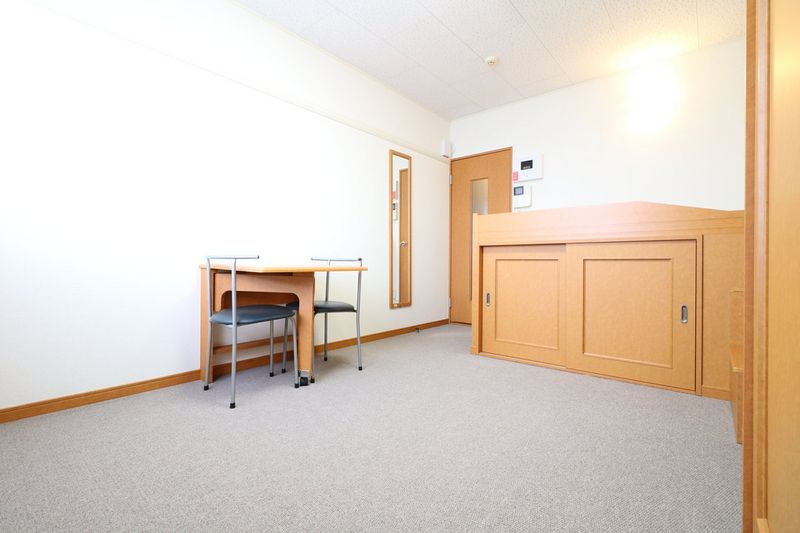 レオパレス高宮Ｃ 居間
