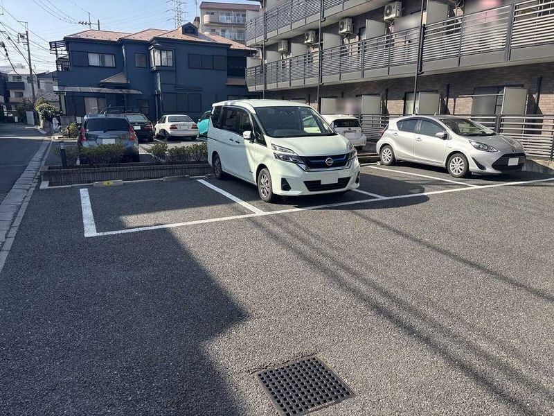 レオネクストブラザーズハイツ 駐車場