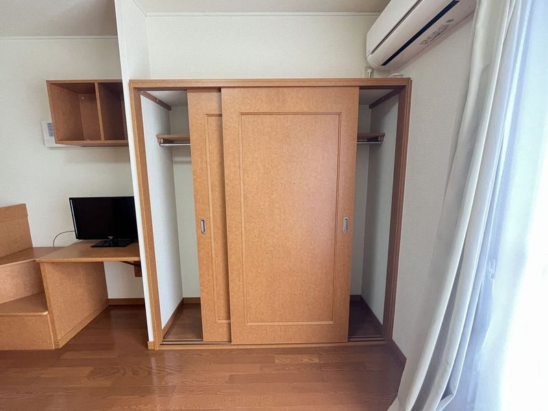 レオパレスタカネ．台 収納