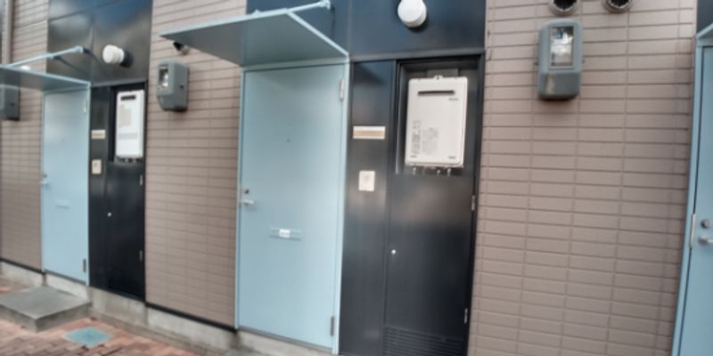 レオパレスメゾネット徳力 玄関