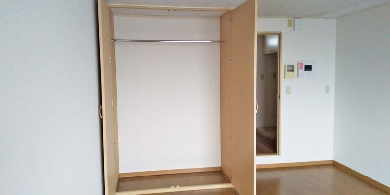 レオパレスフローラ 収納