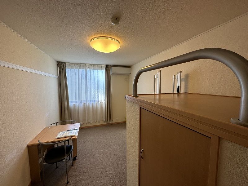 レオパレスｉハウス 居間