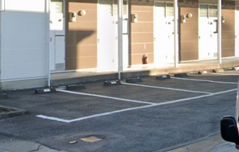 レオパレスシロヤシキ 駐車場