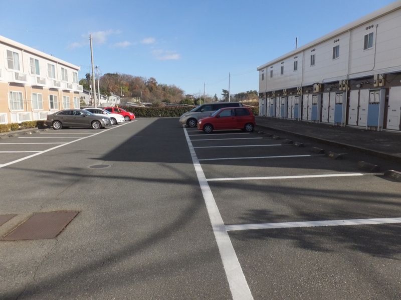 レオパレスＳＵＮ　はなみずき 駐車場