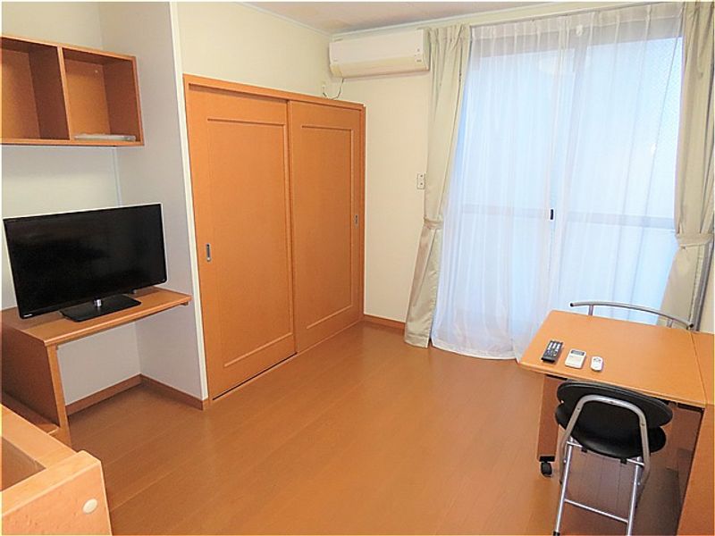 レオパレスハピネス徳間 居間