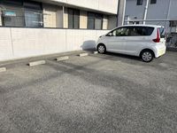 レオパレスＬｅｓ　Ａｍｉｅｓ 駐車場