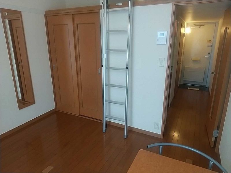 レオパレスメルベーユⅢ 居間