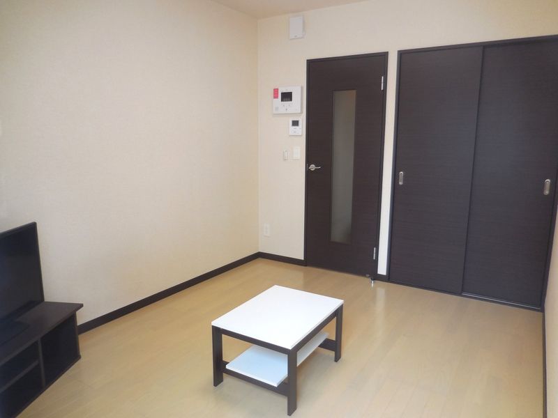 レオネクストＵＢＵＫＡＴＡ 居間