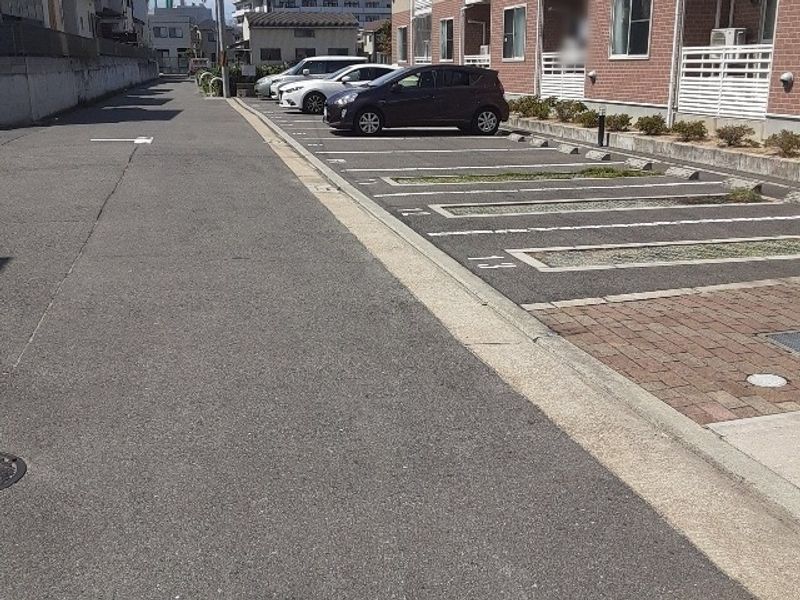 レオネクストソシア野遠 駐車場