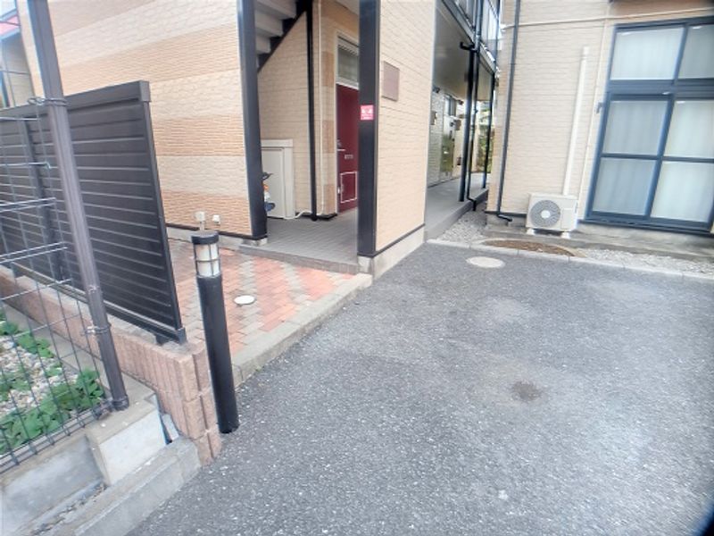 レオパレス桜町 エントランス