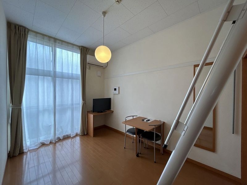 レオパレスＭＩＮＯＲＩ 居間