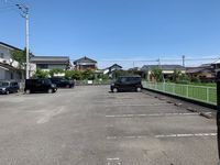レオネクストレモン 駐車場