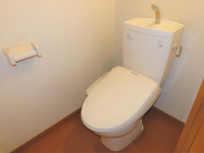 レオパレス中御所 トイレ