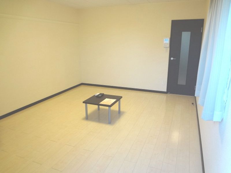 レオネクスト栗林 居間