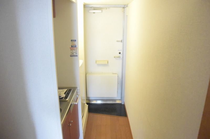 レオパレス南桜塚 玄関