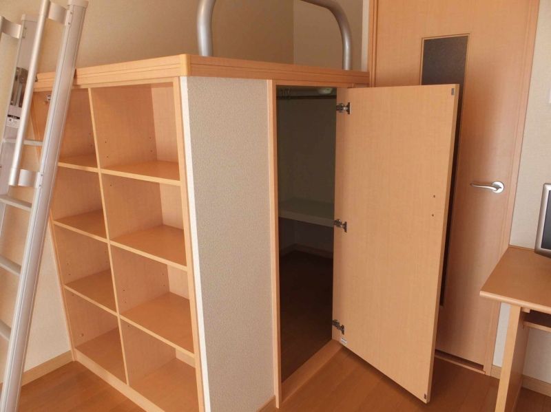 レオパレスカーサフィオーレ 収納