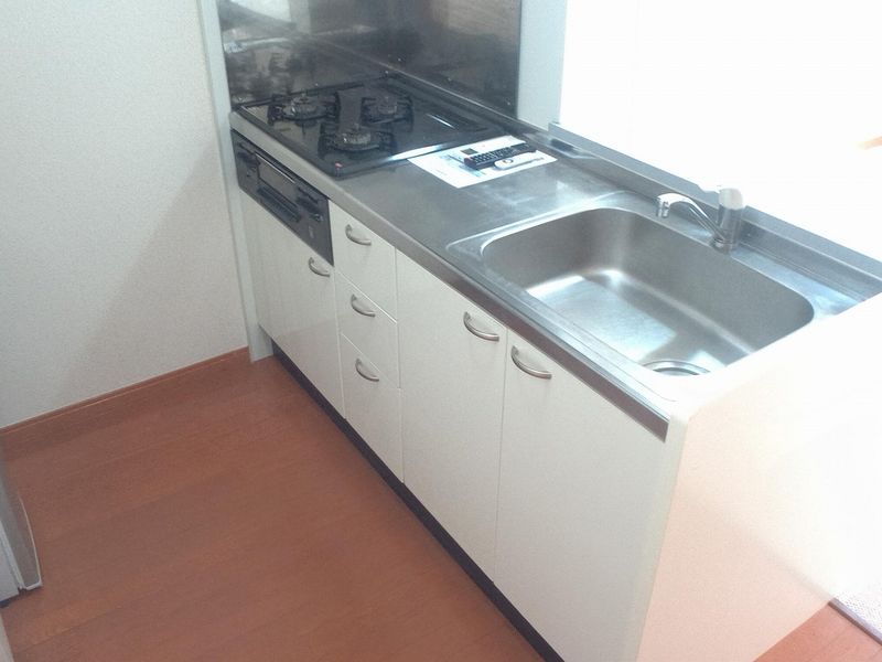 レオパレスエミネンス キッチン