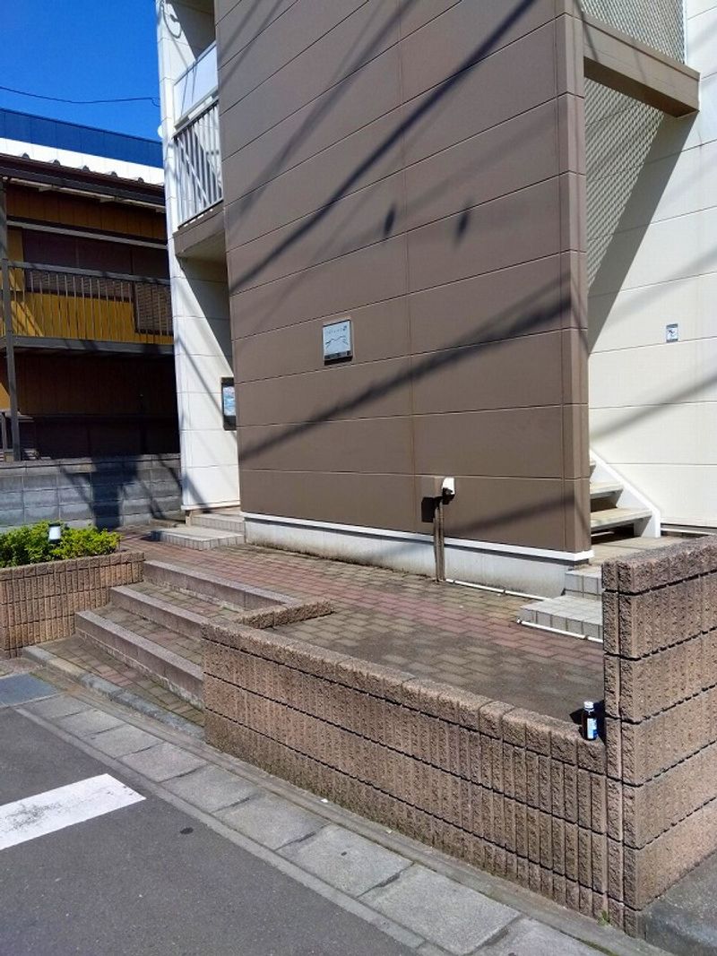 レオパレスクレスト エントランス