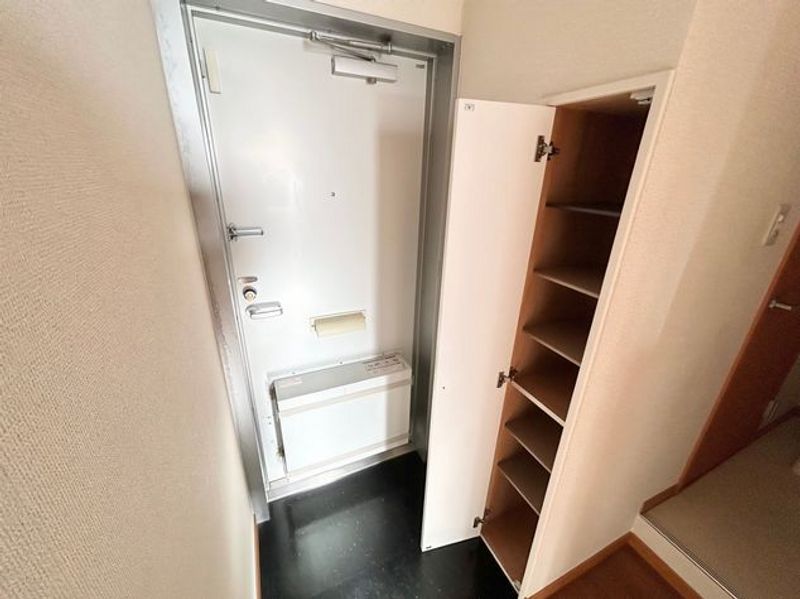 レオパレス赤池Ｂ 玄関