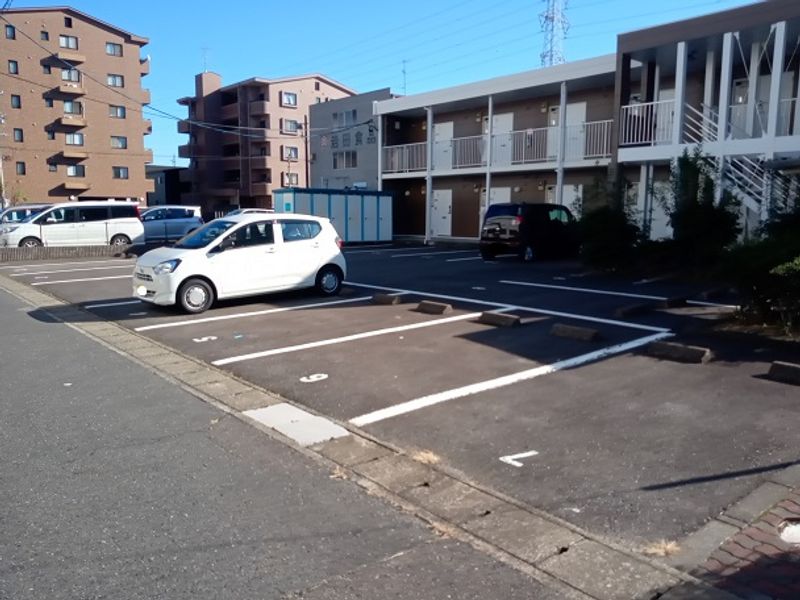 レオパレスＳｗｅｅｔ 駐車場