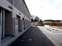 レオパレスサンシャイン大前 駐車場